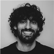 Potrai apprendere le competenze necessarie direttamente da un docente laureato in Graphic Design!